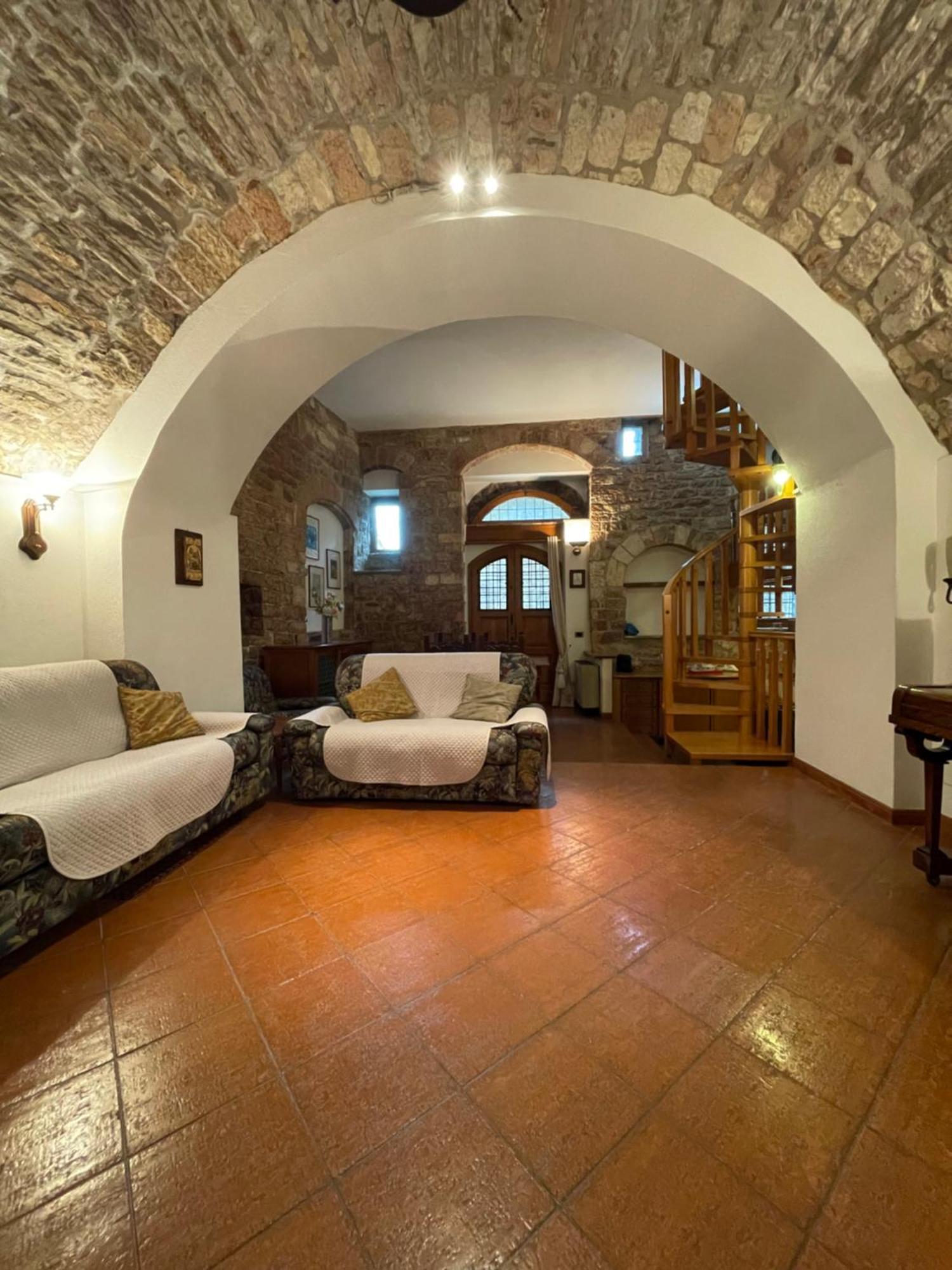 Happy House - Porta San Giacomo Apartment Assisi Exterior photo